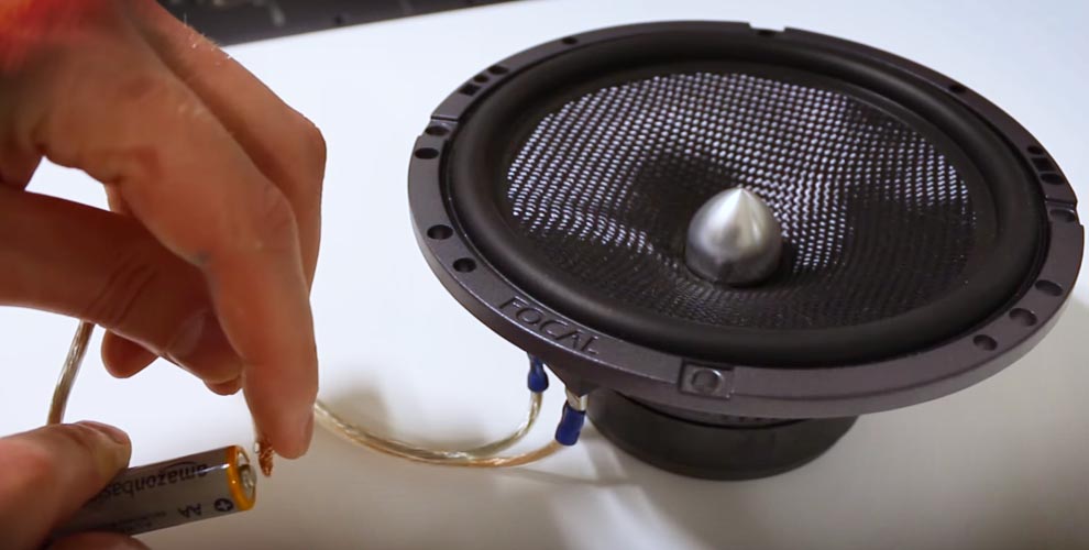 How to FIX Car Speakers Crackling